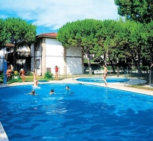 Green Holiday Village With Pool Bibione Exterior foto